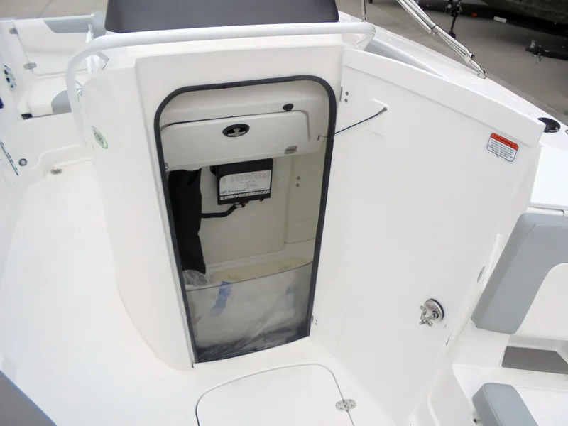 Slide: The Image of 2024 Tahoe 2150 CC - 31