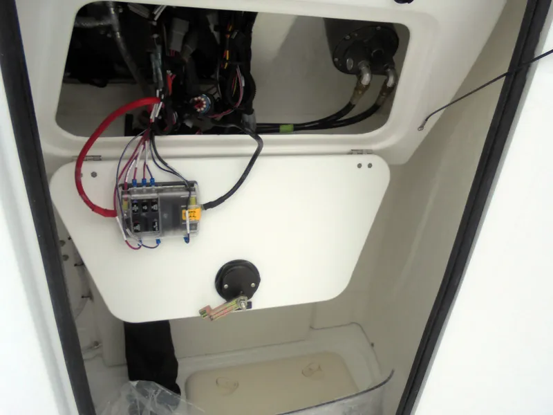 Slide: The Image of 2024 Tahoe 2150 CC - 32