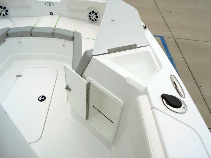 Slide: The Image of 2024 Tahoe 2150 CC - 34