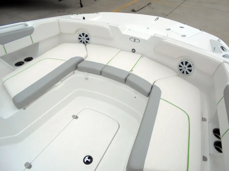 Slide: The Image of 2024 Tahoe 2150 CC - 41