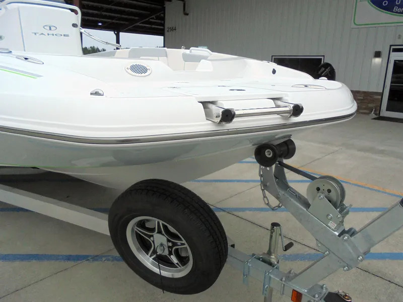 Slide: The Image of 2024 Tahoe 2150 CC - 42