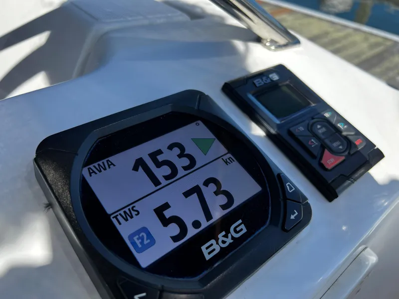 Slide: The Image of B&G marine instruments on Jeanneau 52.2 yacht, displaying wind angle and speed. - 41