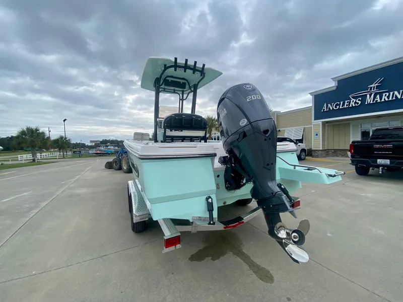 Slide: The Image of Robalo 226 Cayman 2024 - 5