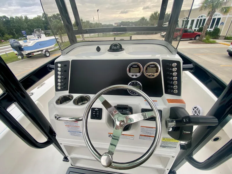 Slide: The Image of Robalo 226 Cayman 2024 - 14