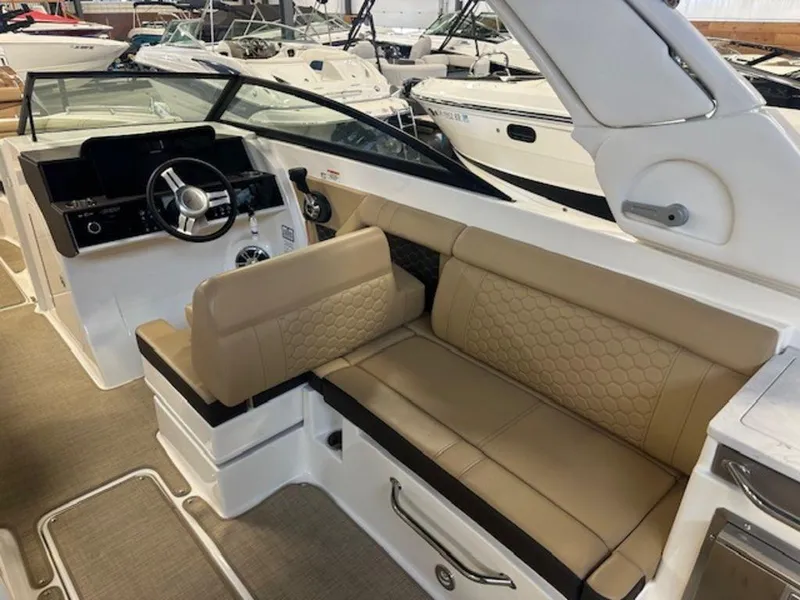 Slide: The Image of Sea Ray SDX 290 2022 - 10