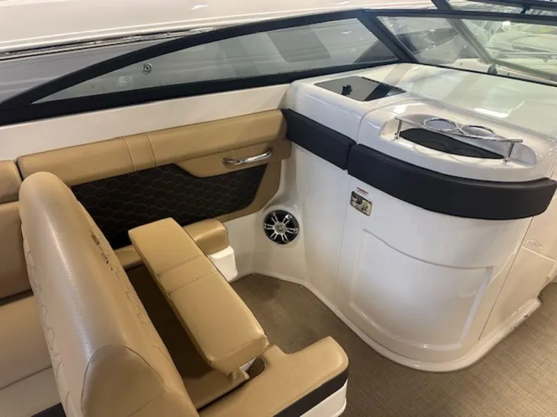 Slide: The Image of Sea Ray SDX 290 2022 - 12