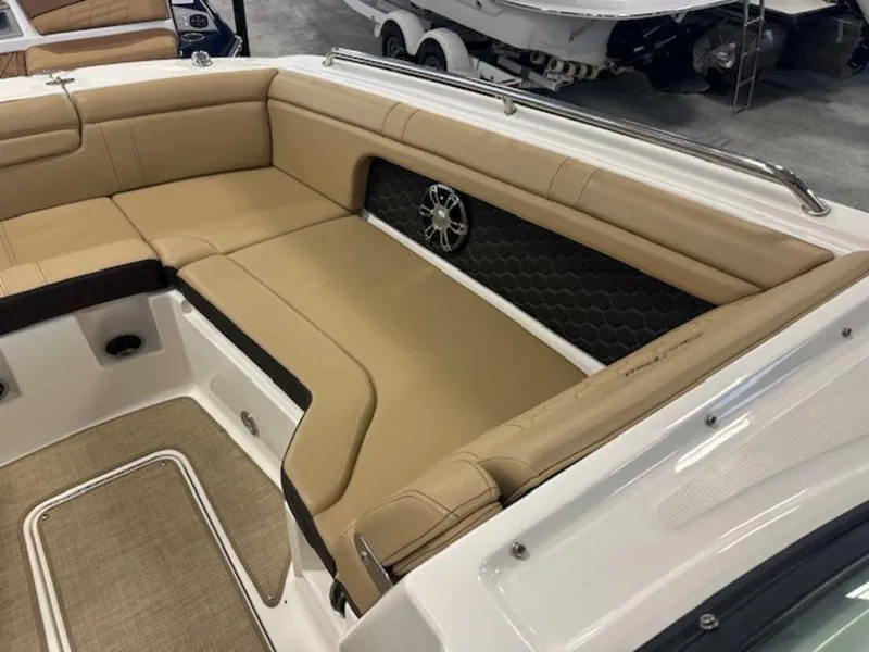 Slide: The Image of Sea Ray SDX 290 2022 - 14