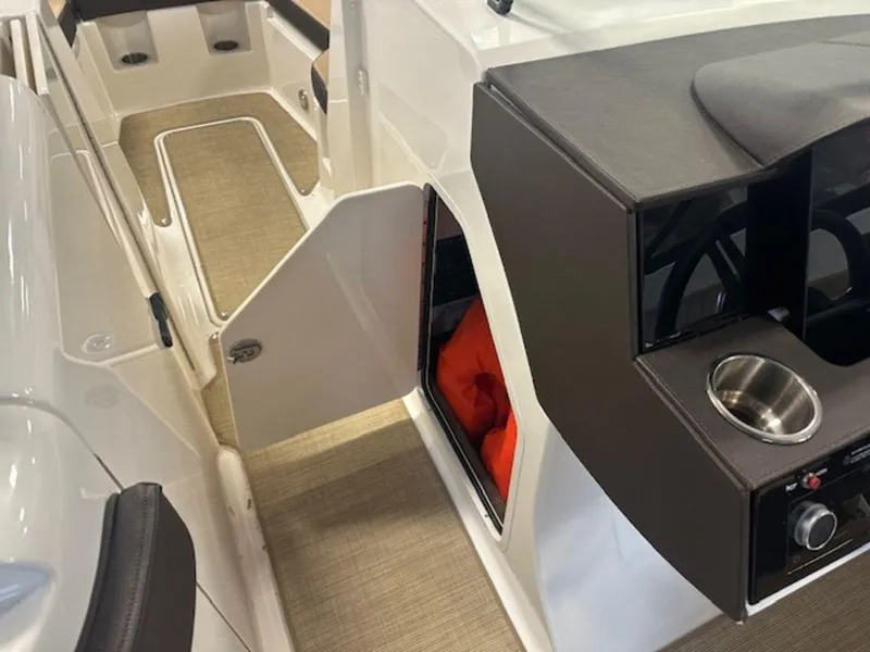 Slide: The Image of Sea Ray SDX 290 2022 - 19