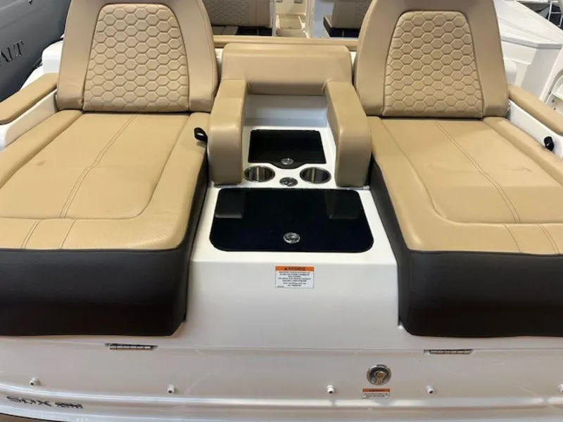 Slide: The Image of Sea Ray SDX 290 2022 - 2