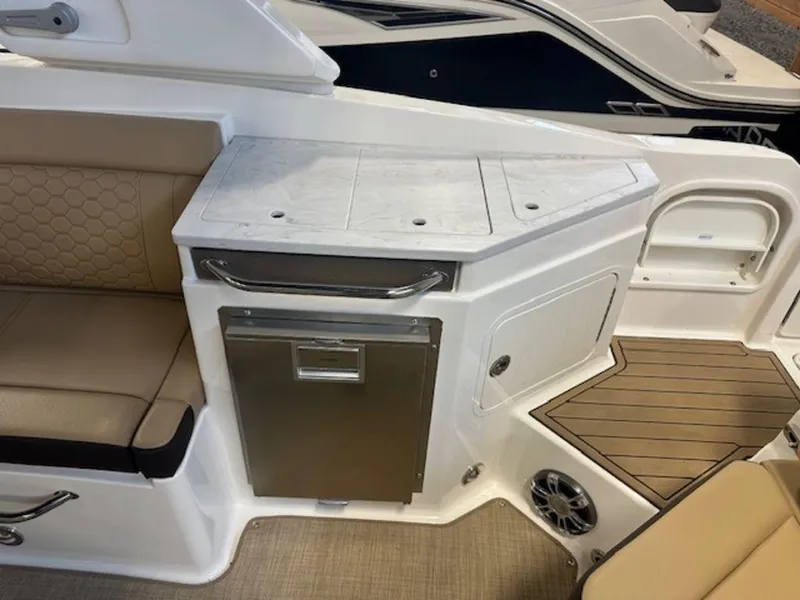 Slide: The Image of Sea Ray SDX 290 2022 - 6