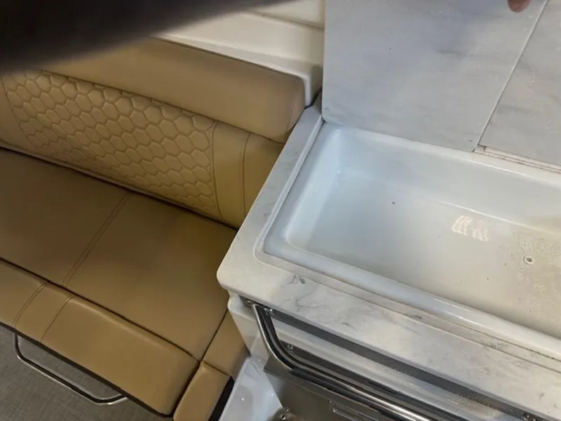 Slide: The Image of Sea Ray SDX 290 2022 - 7