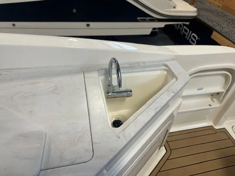 Slide: The Image of Sea Ray SDX 290 2022 - 8