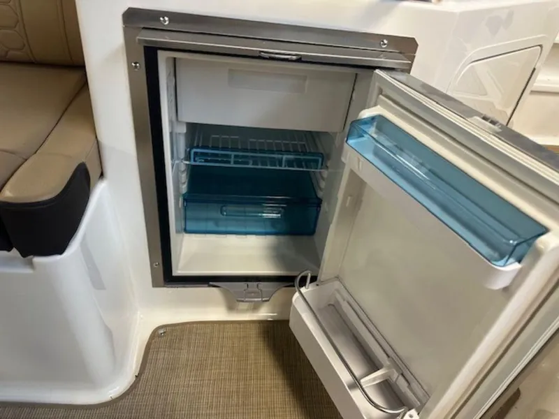 Slide: The Image of Sea Ray SDX 290 2022 - 9