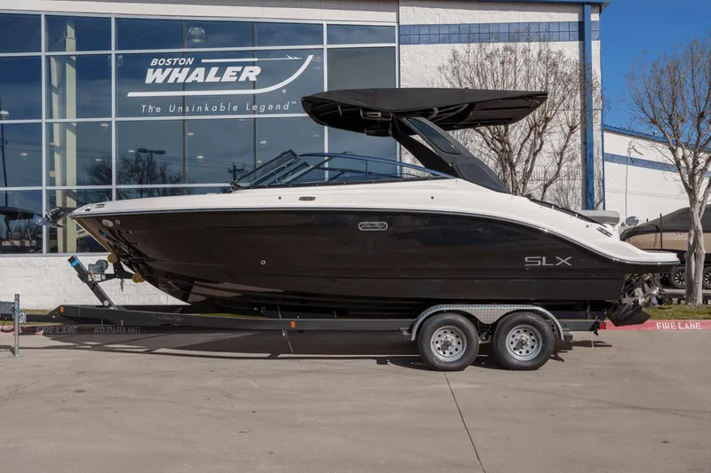 Slide: The Image of Sea Ray SLX 260 2024 - 0