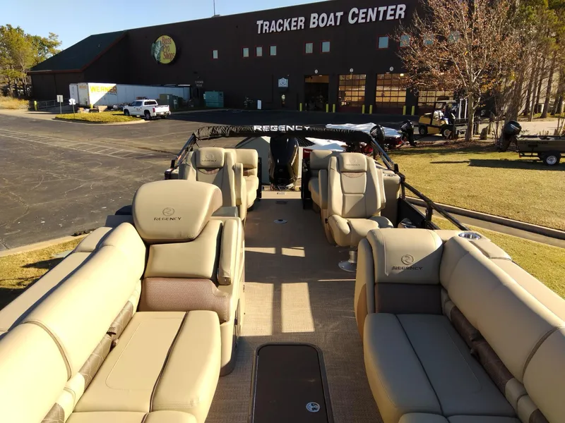 Slide: The Image of 2024 Regency 250 LE3 pontoon boat at Tracker Boat Center. - 10