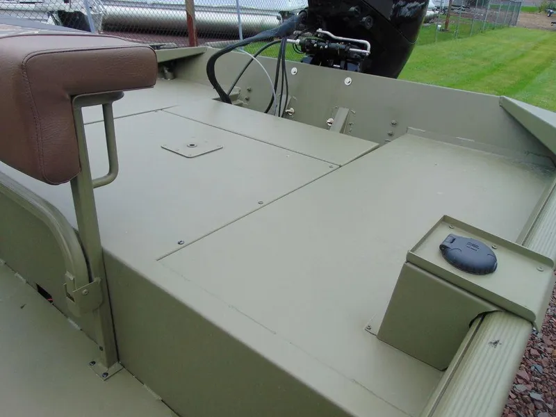 Slide: The Image of Crestliner 2070 Retriever CC 2024 - 2