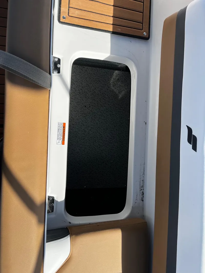 Slide: The Image of Starcraft SVX 211 Charcoal 2024 - 12