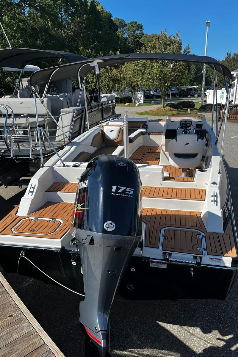 Slide: The Image of Starcraft SVX 211 Charcoal 2024 - 15