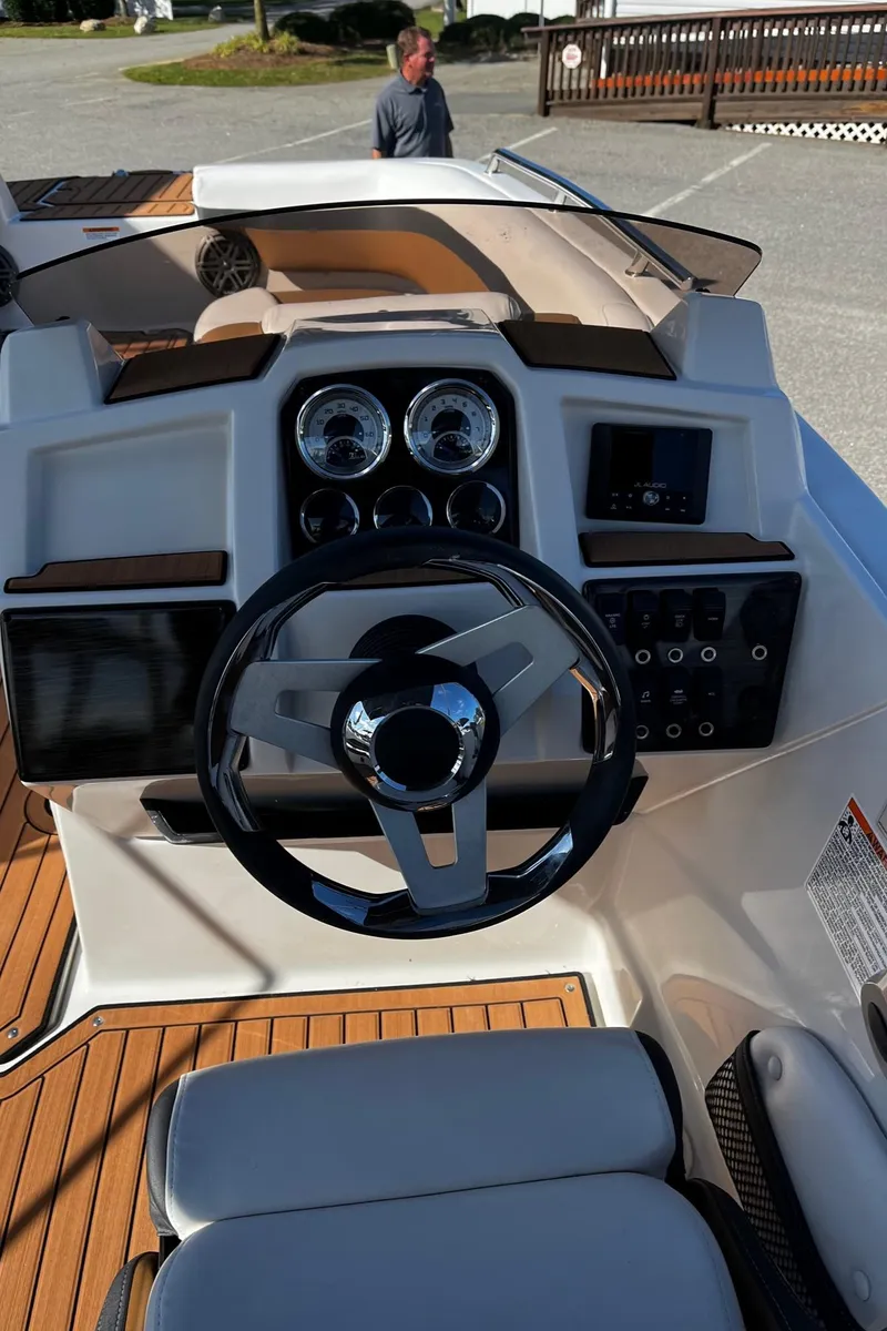 Slide: The Image of Starcraft SVX 211 Charcoal 2024 - 16