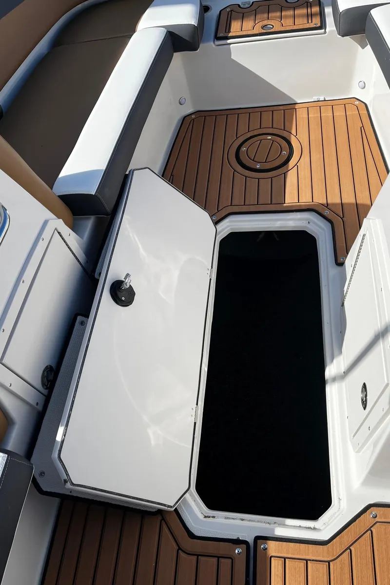 Slide: The Image of Starcraft SVX 211 Charcoal 2024 - 19