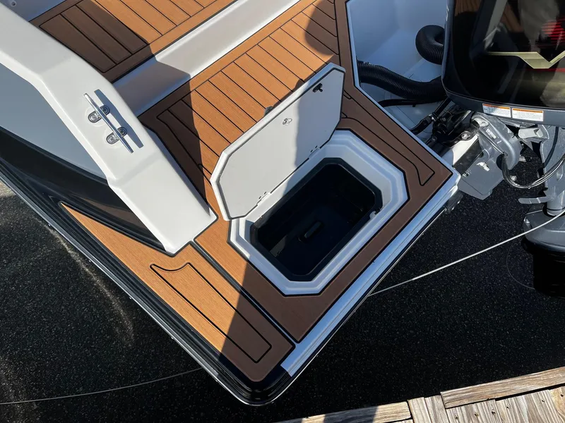 Slide: The Image of Starcraft SVX 211 Charcoal 2024 - 4