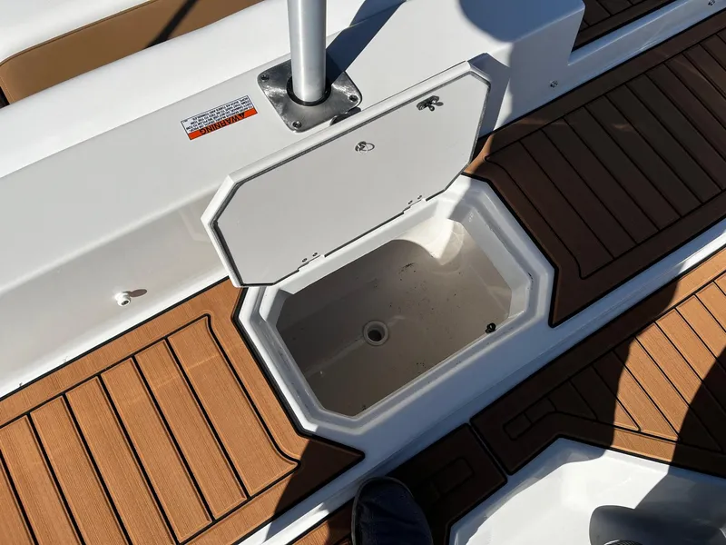 Slide: The Image of Starcraft SVX 211 Charcoal 2024 - 5