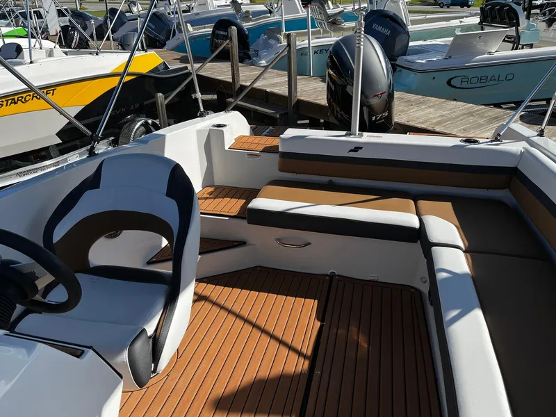 Slide: The Image of Starcraft SVX 211 Charcoal 2024 - 7