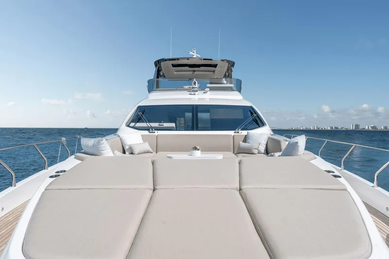 Slide: The Image of Azimut Fly 78 2024 - 51