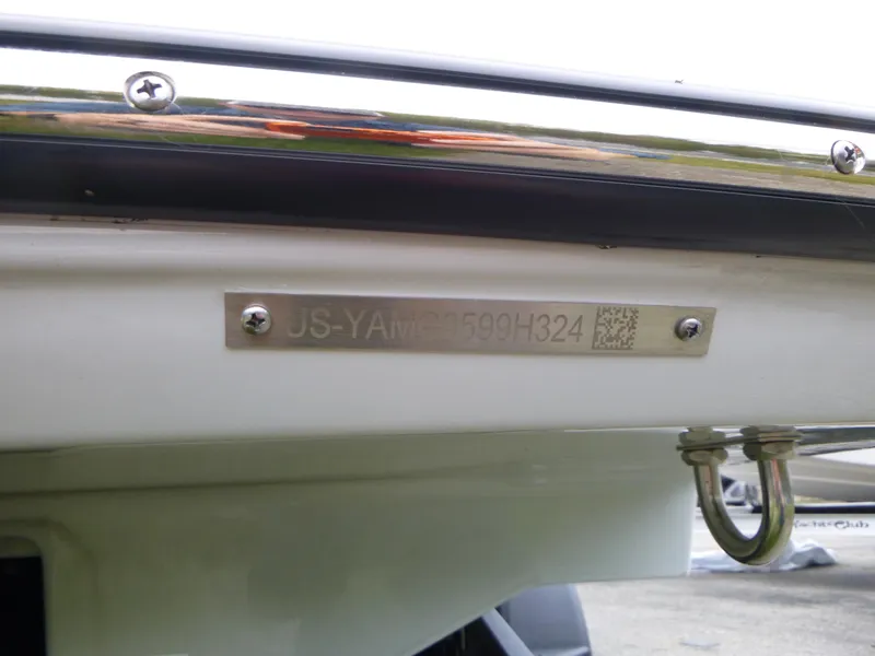 Slide: The Image of 2024 Yamaha Boats 252XE hull identification number (HIN) plate. - 15