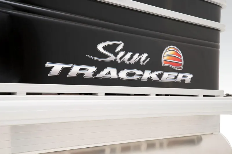 Slide: The Image of Sun Tracker SportFish 22 DLX 2024 - 21
