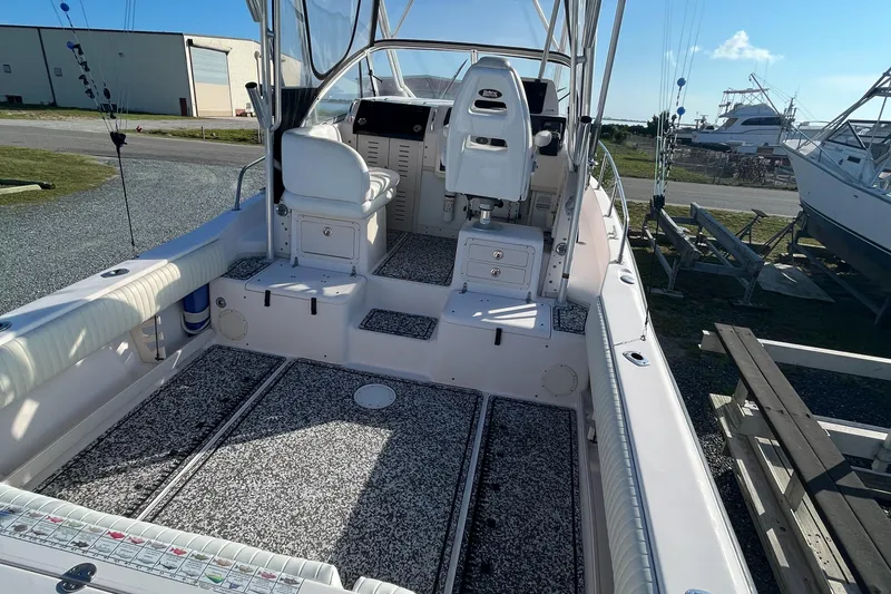 Slide: The Image of Grady-White 282 Sailfish, deck view - 39