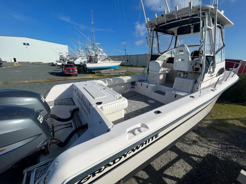 Slide: The Image of Grady-White 282 Sailfish, cockpit view - 8