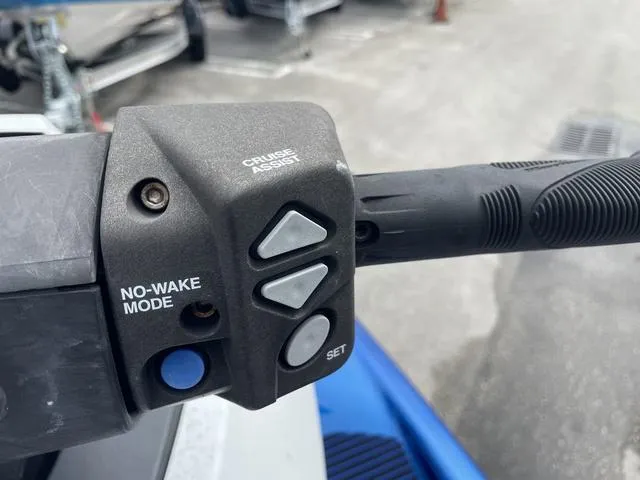 Slide: The Image of Yamaha FX Cruiser SVHO 2018 - 14