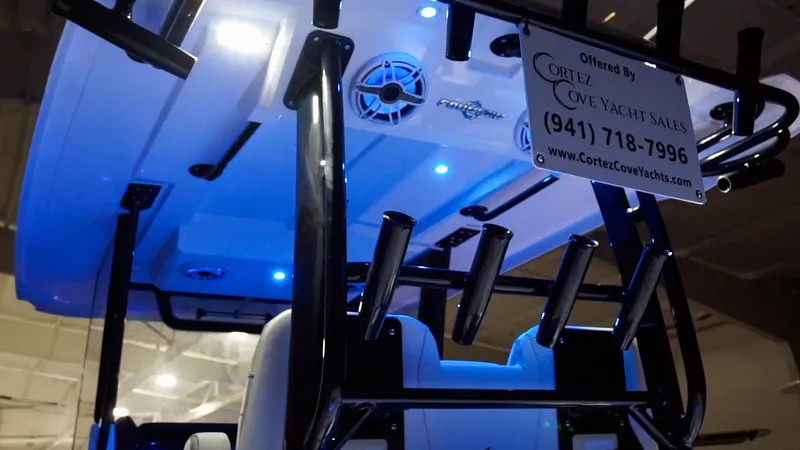 Slide: The Image of Fountain 32 NX 2024 - 70