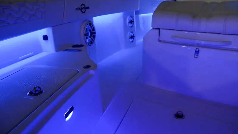 Slide: The Image of Fountain 32 NX 2024 - 72