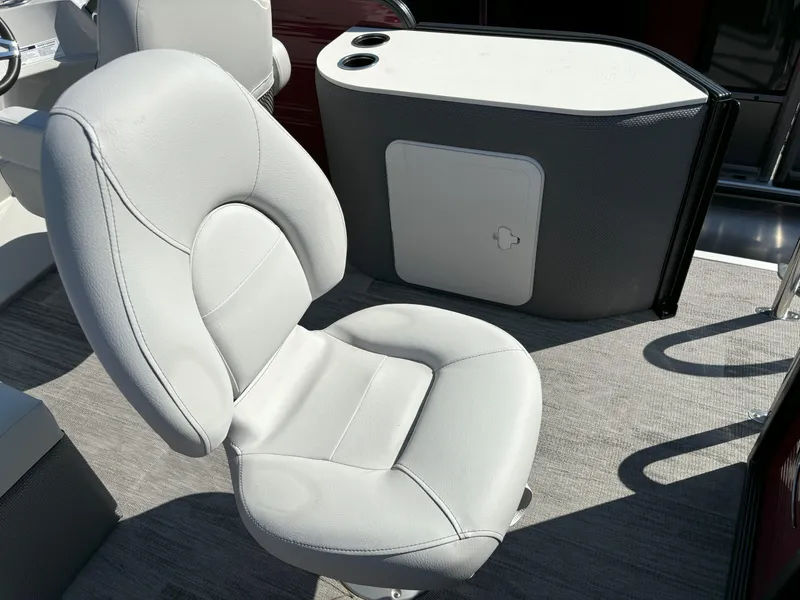 Slide: The Image of Crest CLASSIC FISH 220SF 2024 - 15