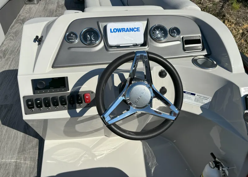 Slide: The Image of Crest CLASSIC FISH 220SF 2024 - 17