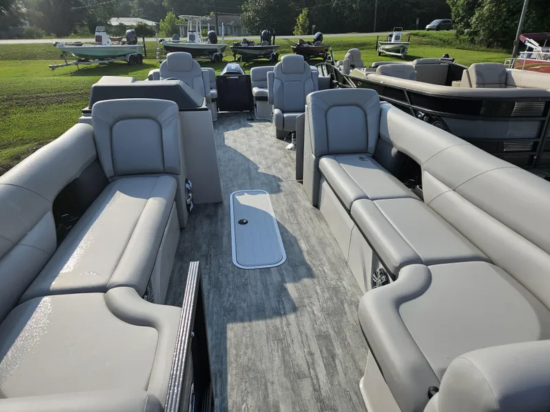 Slide: The Image of Crest Caribbean LX 250SLC CP3 2024 - 10