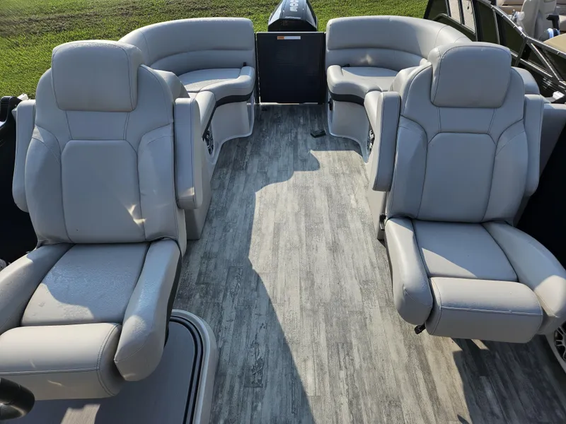 Slide: The Image of Crest Caribbean LX 250SLC CP3 2024 - 17