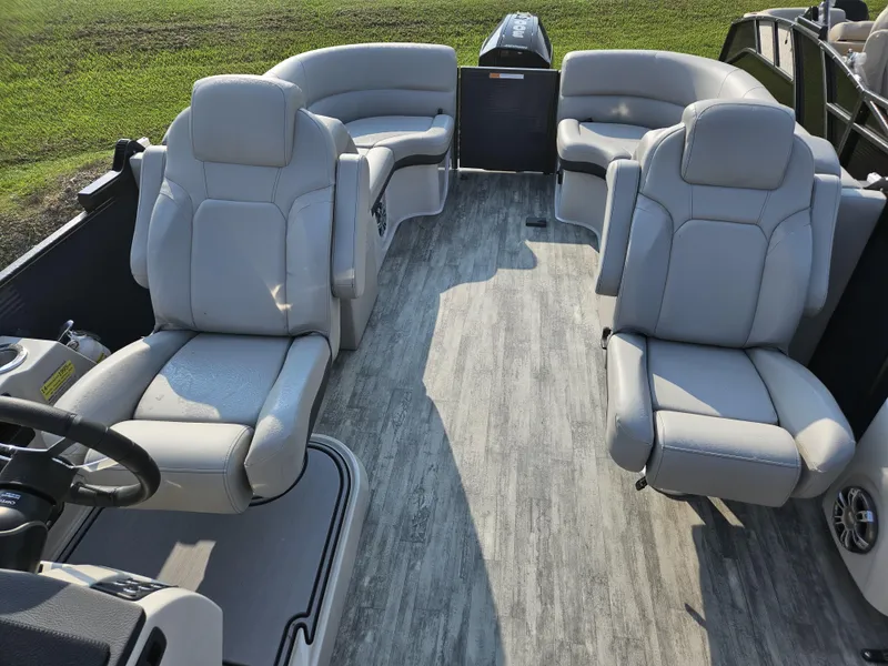 Slide: The Image of Crest Caribbean LX 250SLC CP3 2024 - 3