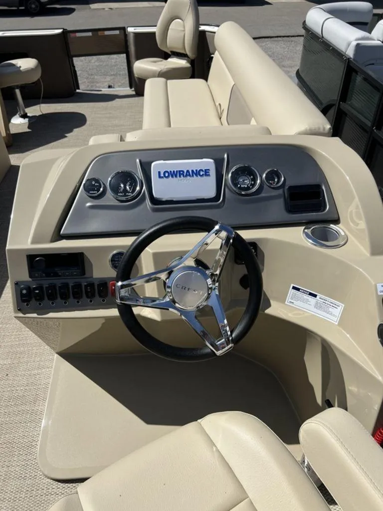 Slide: The Image of Crest Classic LX 220 C4 2024 - 3