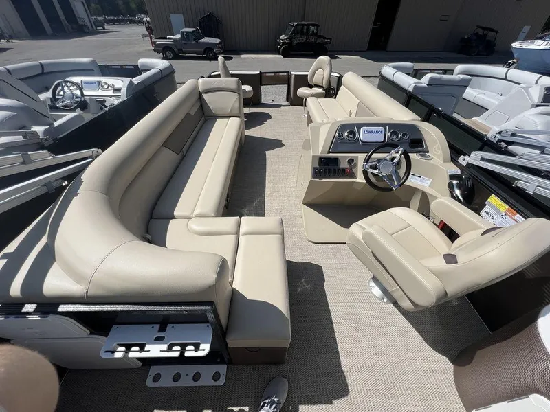 Slide: The Image of Crest Classic LX 220 C4 2024 - 5