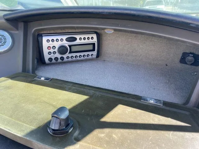 Slide: The Image of Sea Ray 230 Select 2007 - 17