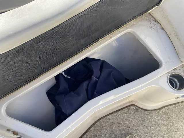 Slide: The Image of Sea Ray 230 Select 2007 - 22