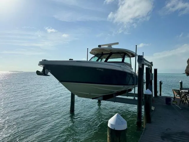 Slide: The Image of Chris-Craft Calypso 35 2022 - 3