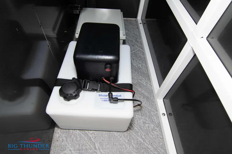 Slide: The Image of Battery compartment of 2023 JC NEPTOON 27 TT SPORT boat. - 38