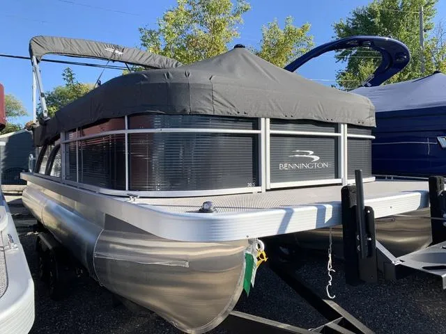 Slide: The Image of Bennington 20 SL - L Bench - Pontoon 2024 - 2