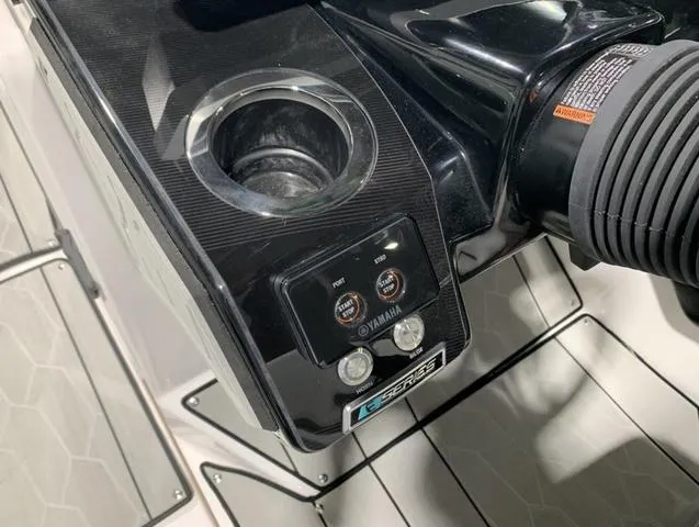 Slide: The Image of Yamaha 252XE 2024 - 18