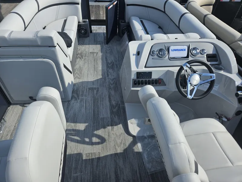 The Image of Crest Classic LX 220SLC CPT 2024 - 1