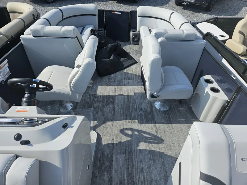 Slide: The Image of Crest Classic LX 220SLC CPT 2024 - 7